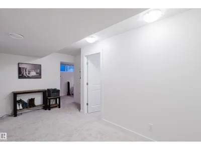 15820 15 AV SW photo 51
