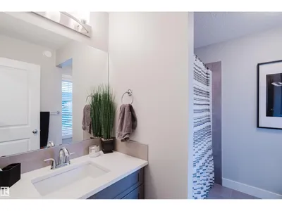 15820 15 AV SW photo 38