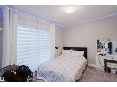 15820 15 AV SW photo 45