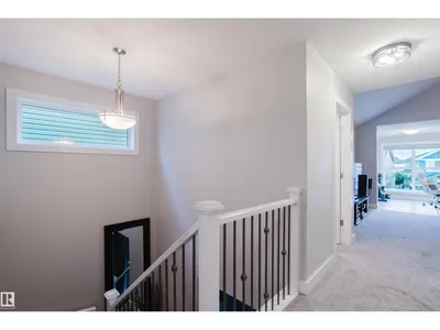 15820 15 AV SW photo 34