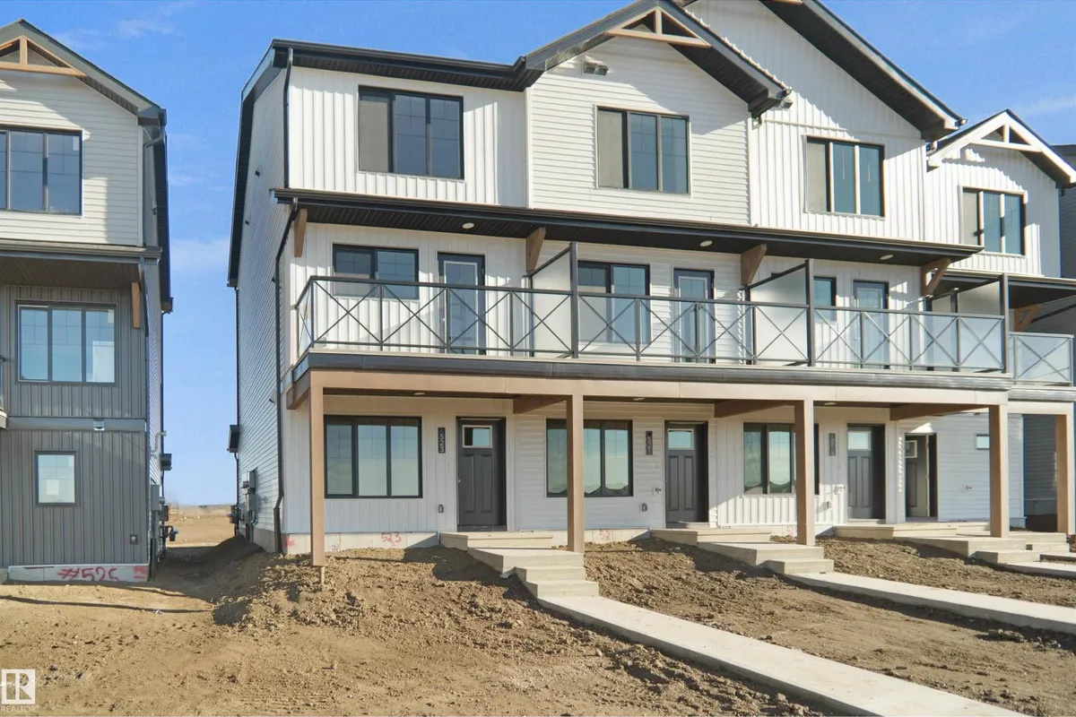 2034 MARQUIS WY NE exterior