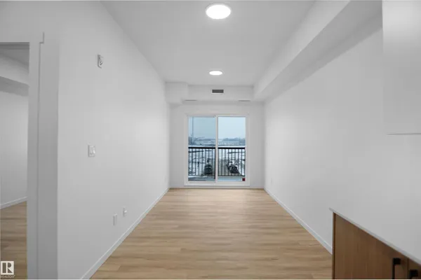 #101 3715 141 ST SW photo 3