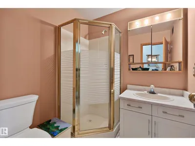 5712 123 AV NW photo 17