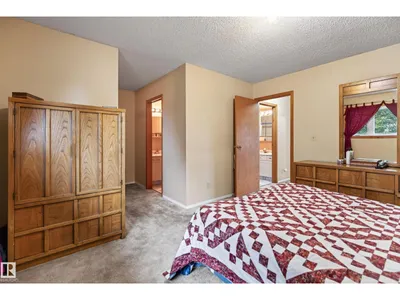 5712 123 AV NW photo 21