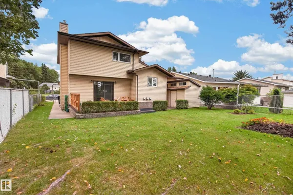 5712 123 AV NW photo 3