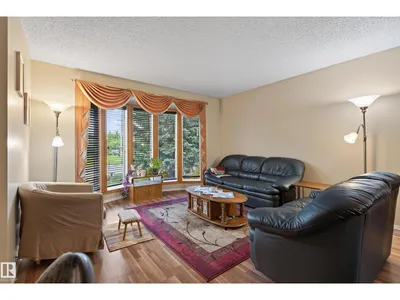 5712 123 AV NW photo 7