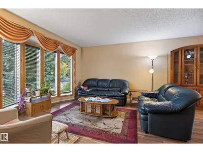 5712 123 AV NW photo 8