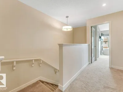 5315 22 AV SW photo 27