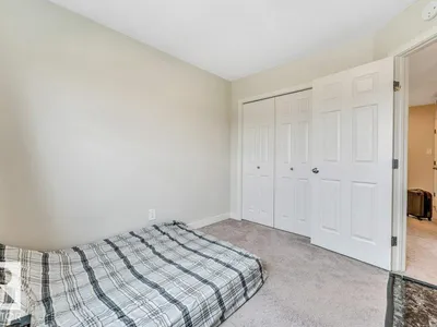 5315 22 AV SW photo 24
