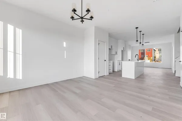 534 Ashgrove Circle photo 3