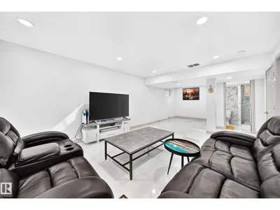 12035 168 AV NW photo 52