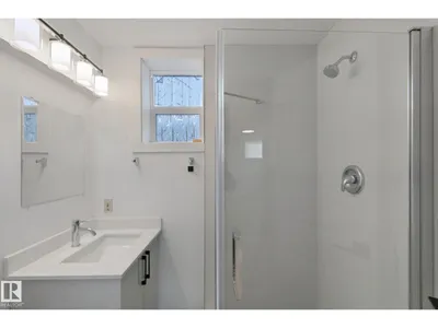 11914 124 ST NW photo 44