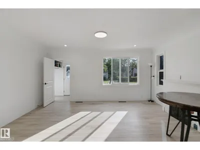 11914 124 ST NW photo 4