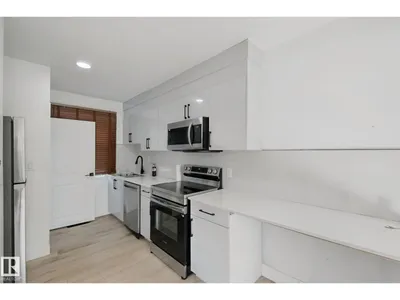 11914 124 ST NW photo 13