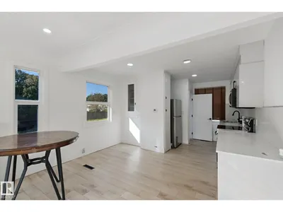 11914 124 ST NW photo 11