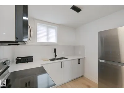 11914 124 ST NW photo 39