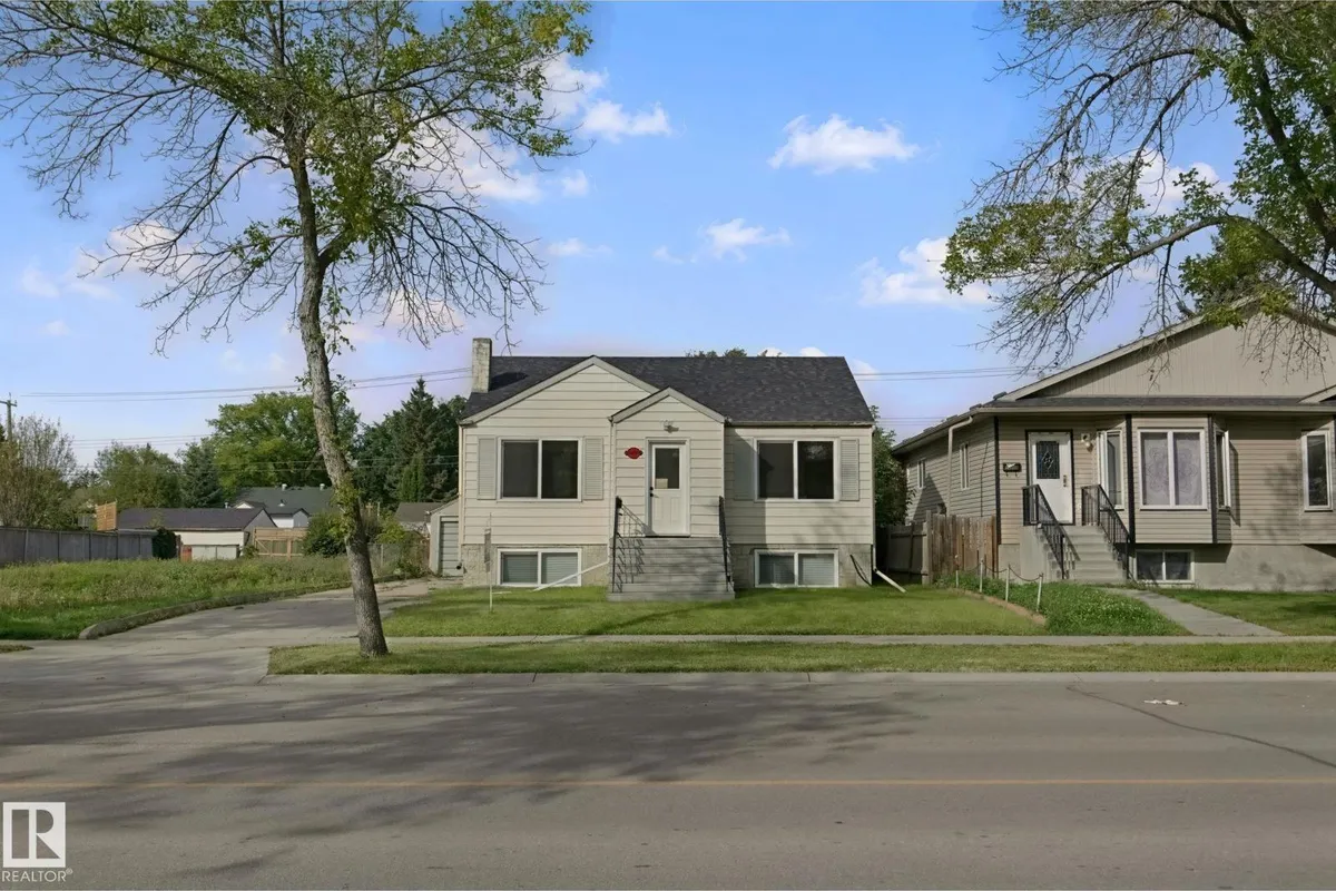 11914 124 ST NW exterior