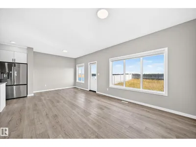 7056 182 AV NW photo 17