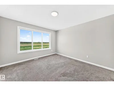 7056 182 AV NW photo 28