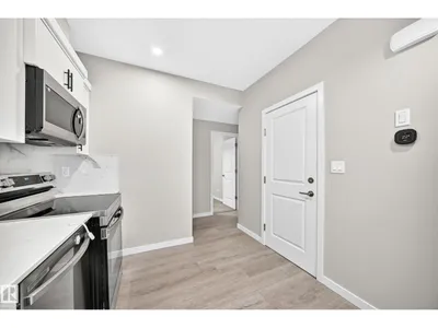 7056 182 AV NW photo 57