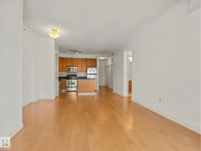 #707 9819 104 ST NW photo 8