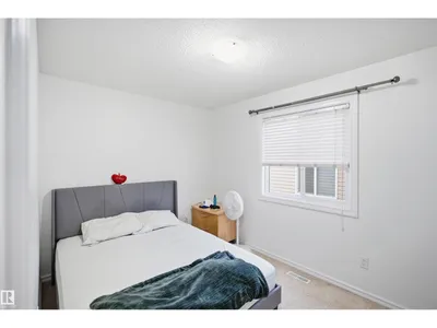 1523 36 AV NW photo 26