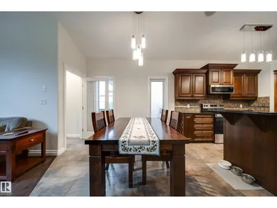 2410 WARRY PL SW photo 10