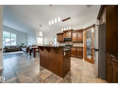 2410 WARRY PL SW photo 11