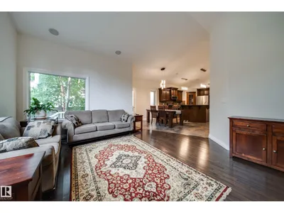 2410 WARRY PL SW photo 4