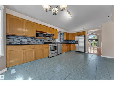 9722 157 ST NW photo 12