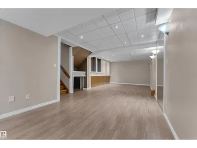 9722 157 ST NW photo 32