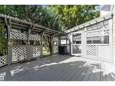 9722 157 ST NW photo 38