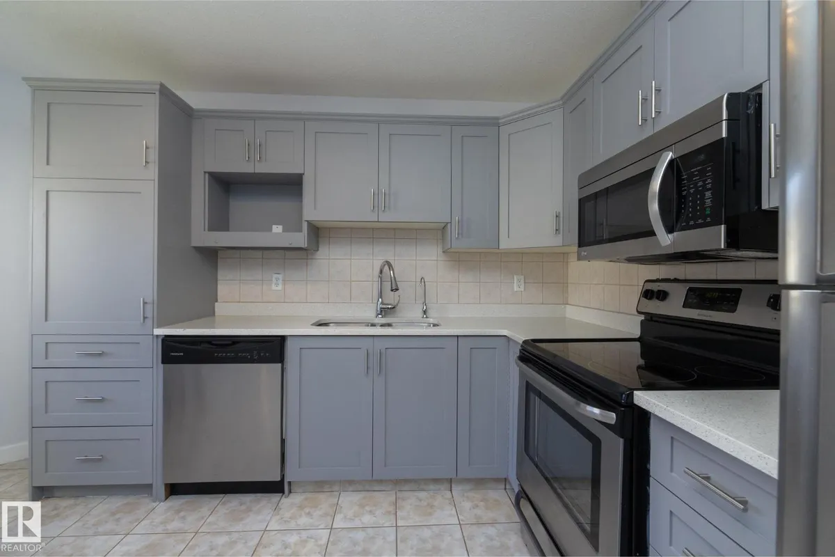 #37 3811 85 ST NW exterior