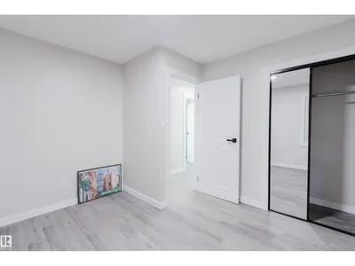 10423 35 AV NW photo 28