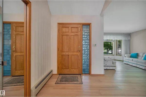 10155 74 ST NW photo 3