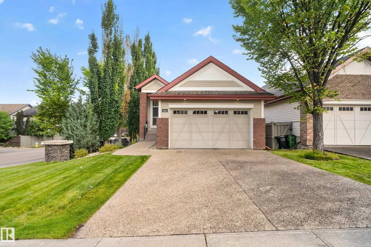 904 ARMITAGE CO SW exterior
