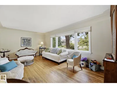 9107 118 ST NW photo 11