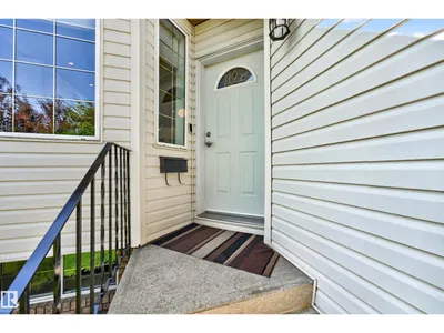 8329 171A AV NW photo 9