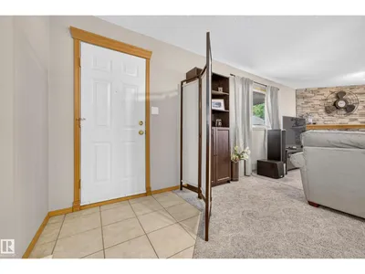8329 171A AV NW photo 34