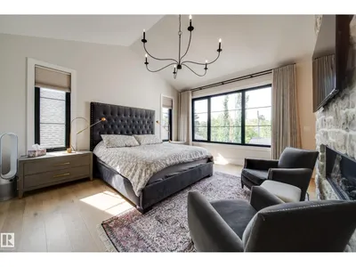 10228 130 ST NW photo 34