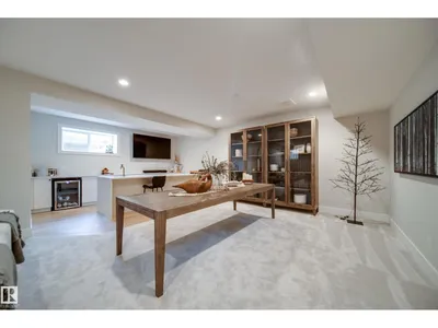 10228 130 ST NW photo 53