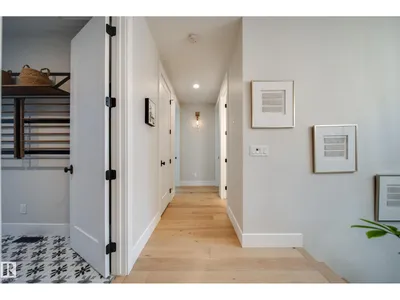 10228 130 ST NW photo 32