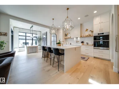 10228 130 ST NW photo 16