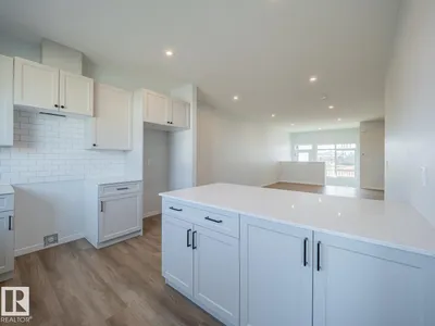19612 30 AV NW photo 18