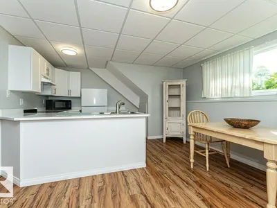 5924 11 AV NW photo 27