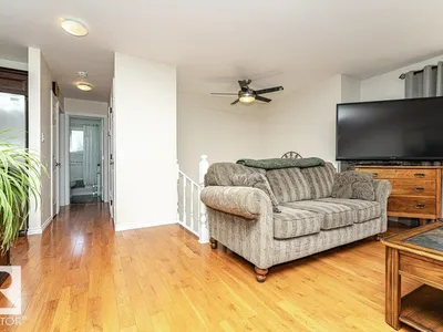 5924 11 AV NW photo 4