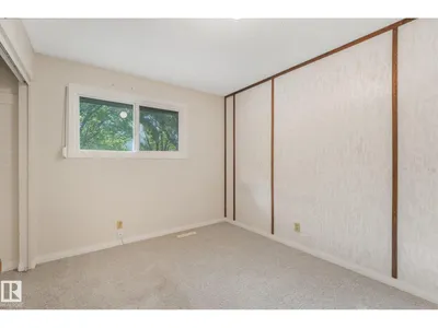 21 FLEETWOOD CR photo 13