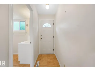 21 FLEETWOOD CR photo 24