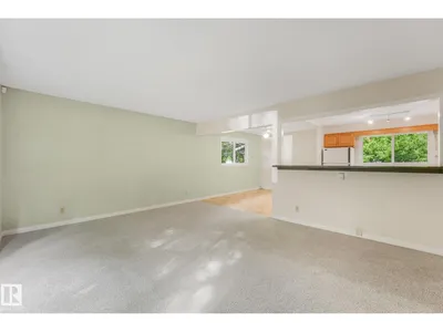 21 FLEETWOOD CR photo 34