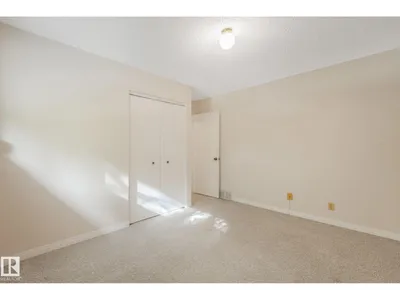 21 FLEETWOOD CR photo 49